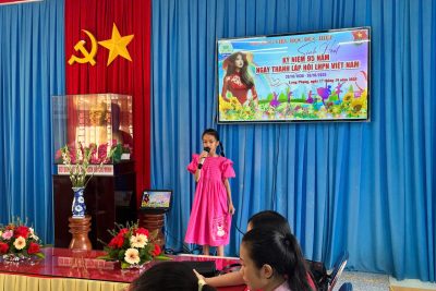 Trường Tiểu học Đức Hiệp tổ chức sinh hoạt kỷ niệm 20/10 dành cho giáo viên Trường Tiểu học Đức Hiệp tổ chức sinh hoạt kỷ niệm 20/10 dành cho giáo viên