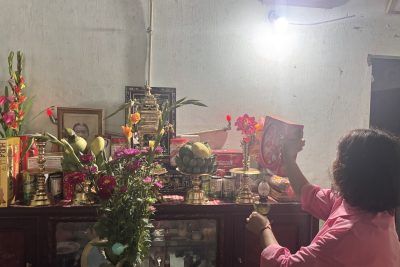 ĐOÀN TRƯỜNG TIỂU HỌC ĐỨC HIỆP THẮP NHANG TRI ÂN MẸ VIỆT NAM ANH HÙNG